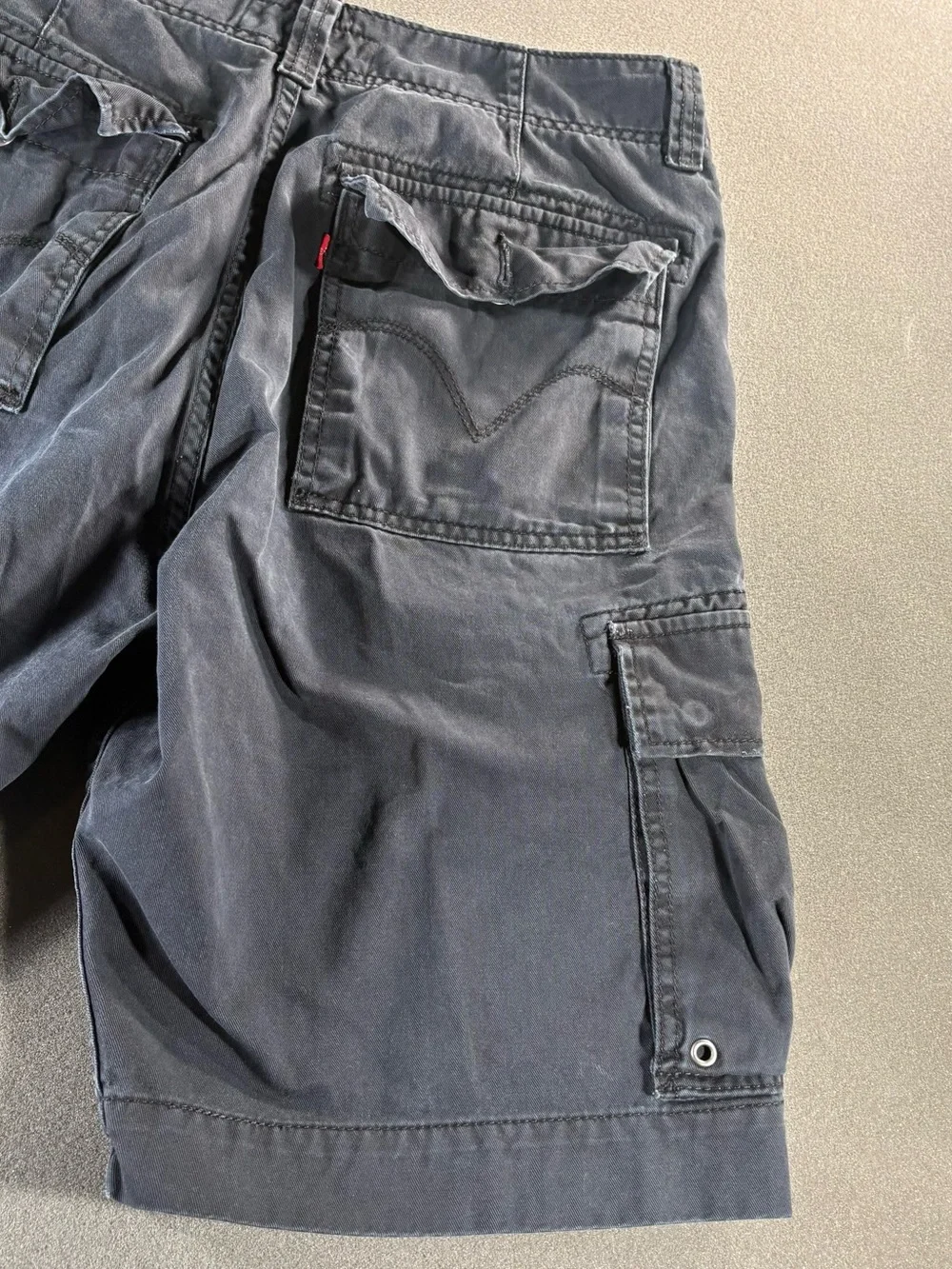 Y2k Levi's Cargo Shorts Mens 34 Black Denim Relaxed Fit 10 Inseam (READ DETAILS)